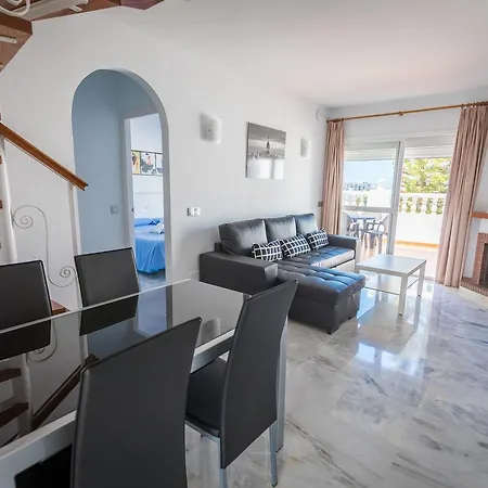 Rosas De Capistrano *